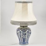 974 1002 TABLE LAMP